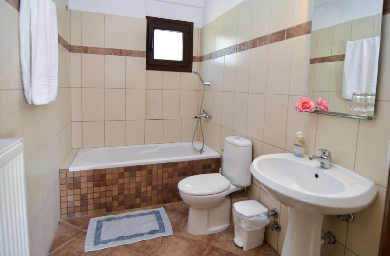 Moonbeam Hotel Potos Luaran gambar