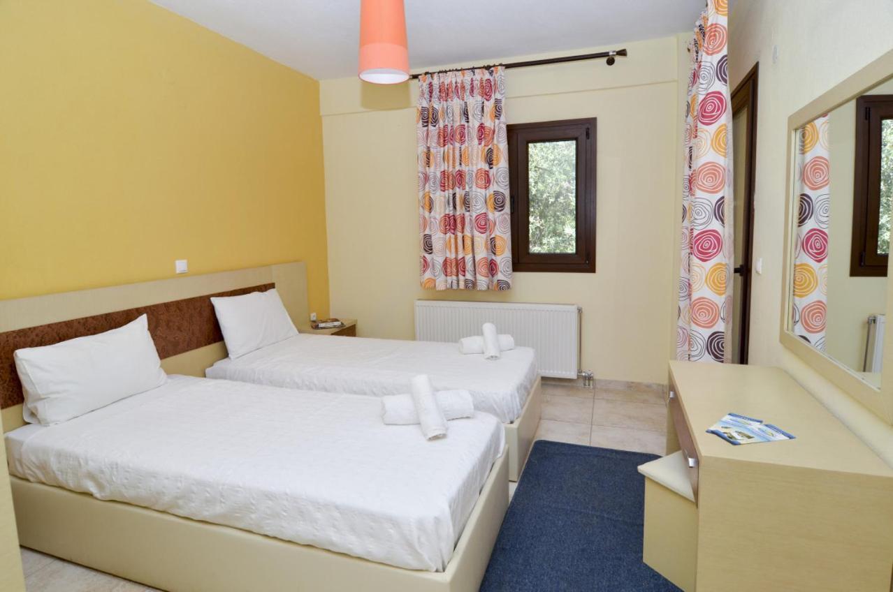 Moonbeam Hotel Potos Luaran gambar